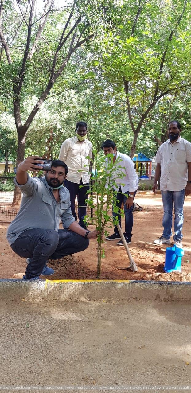 గ్రీన్ ఇండియా ఛాలెంజ్ ను స్వీకరించి మొక్కలు నాటిన డైరెక్టర్ అజయ్ భూపతి